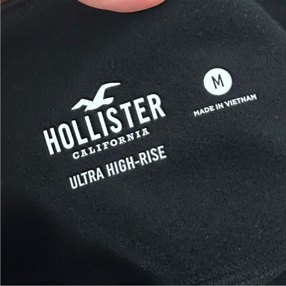 Hollister Ultra High Rise 28” Faux Vegan Leather Leggings Black Stretch Medium - Picture 9 of 12